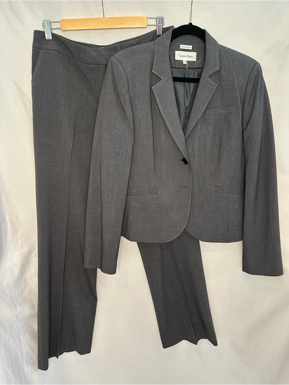 Calvin Klein Women's Charcoal Gray Two-Piece Pant Suit